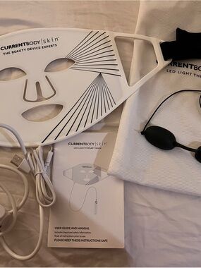CURRENTBODY Skin LED Light Therapy Mask - White